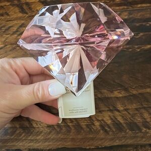 Pink Diamond-Shaped Decorative Wallflowers Plug In